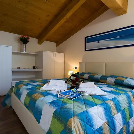 Sleeps 6 * Pianello Del Lario