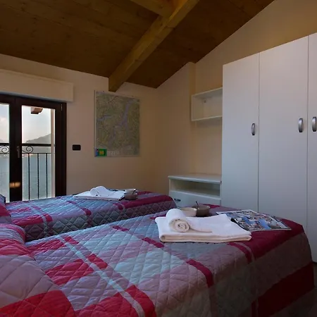 Sleeps 6 Pianello Del Lario