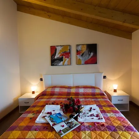 Sleeps 6 Pianello Del Lario