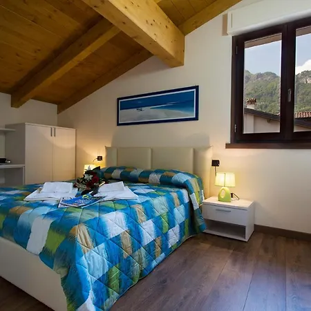 Sleeps 6 Apartman